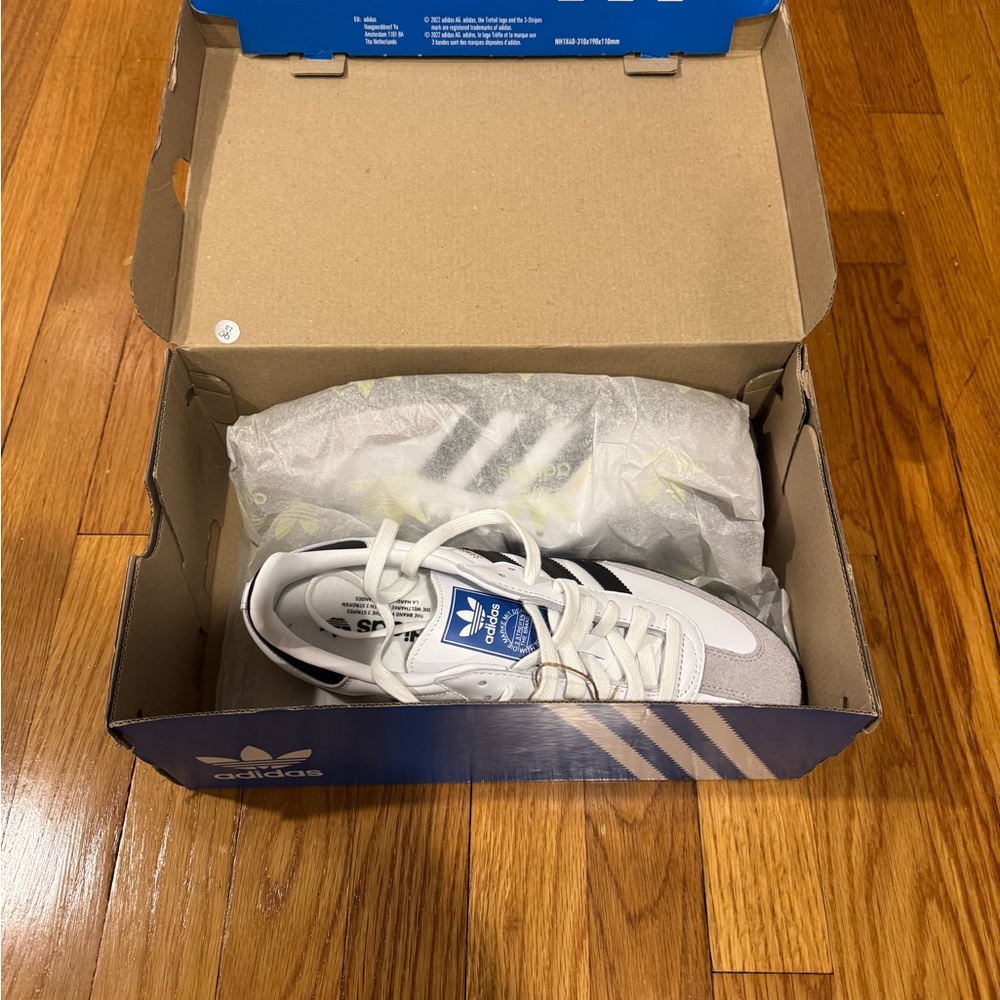Adidas Sambas - New in box- Classic white w/ Black